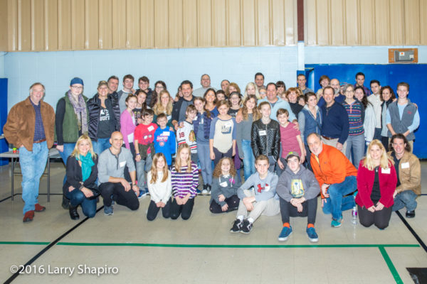 Am Shalom volunteers on Thanksgiving